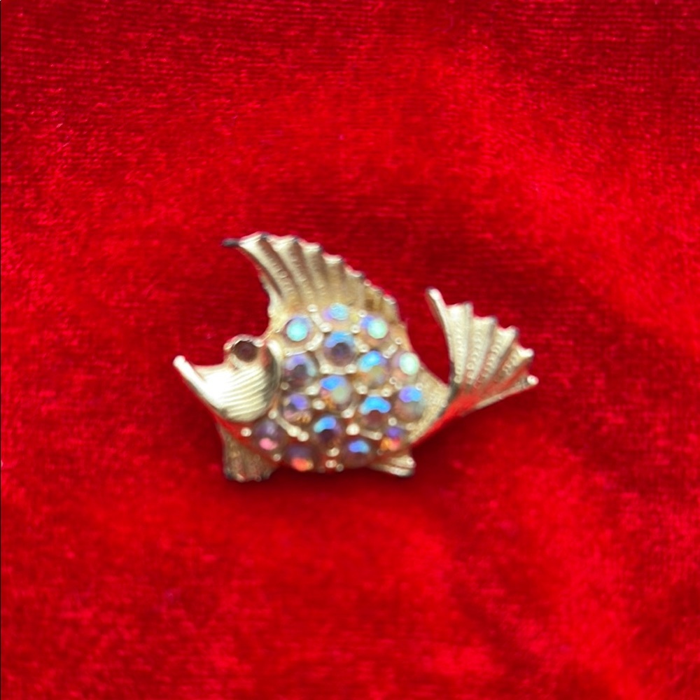 Vintage-Gold Fish Brooch with Colorful Accents